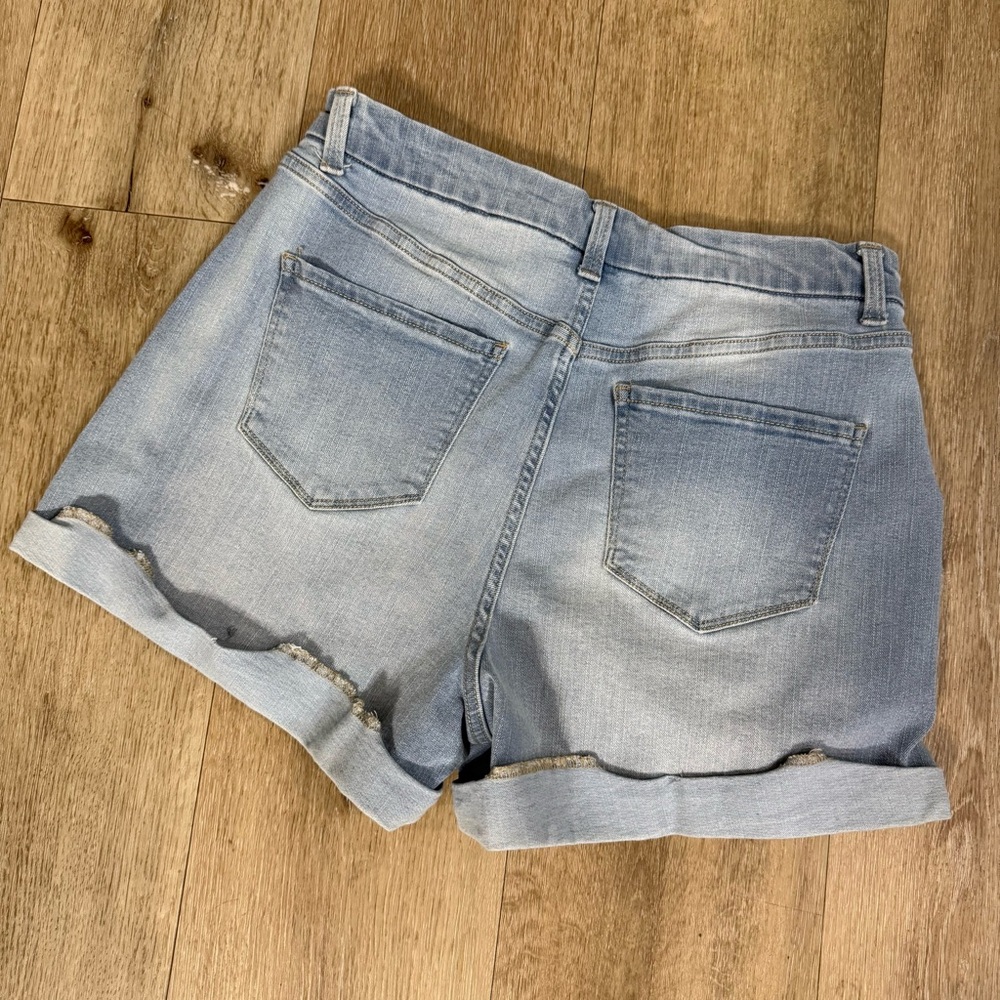 No Boundaries Light Blue Denim Roll Cuff Shorts - Picture 5 of 5
